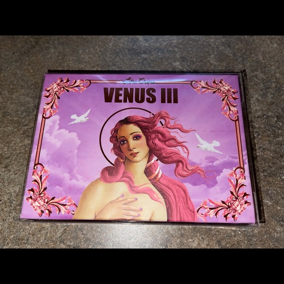 Venus III Eyeshadow Pallette - Picture 1 of 2